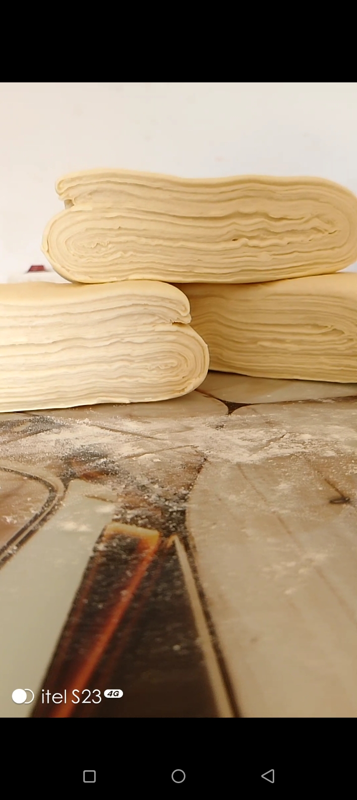 Patte feuilletée